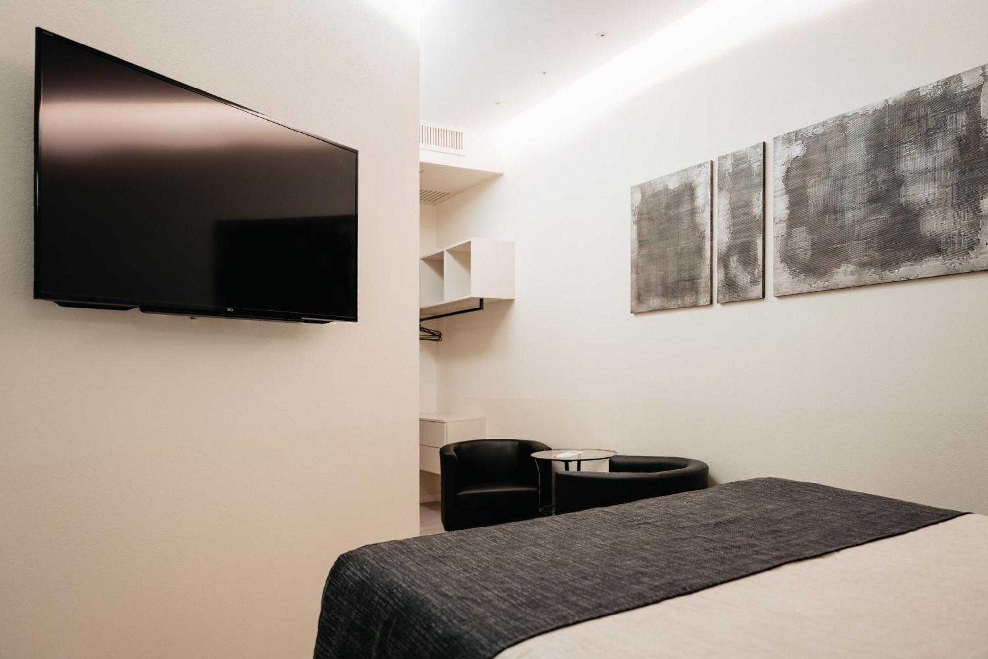Room 230 Roma Luxury Suites — Photos 3